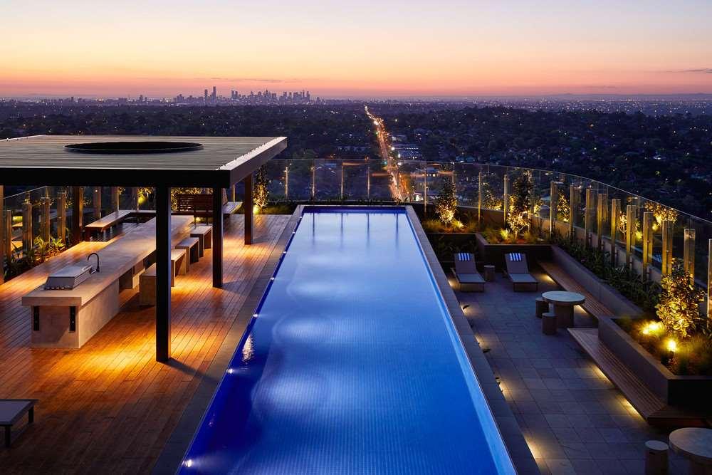 Art Series - The Chen Box Hill Faciliteter billede The rooftop pool at the West Hollywood Edition
