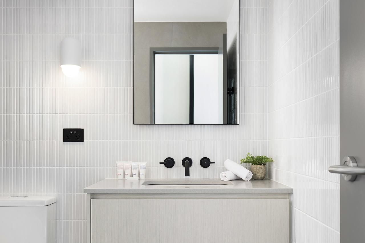 Art Series - The Chen Box Hill Eksteriør billede Bathroom with white subway tiles