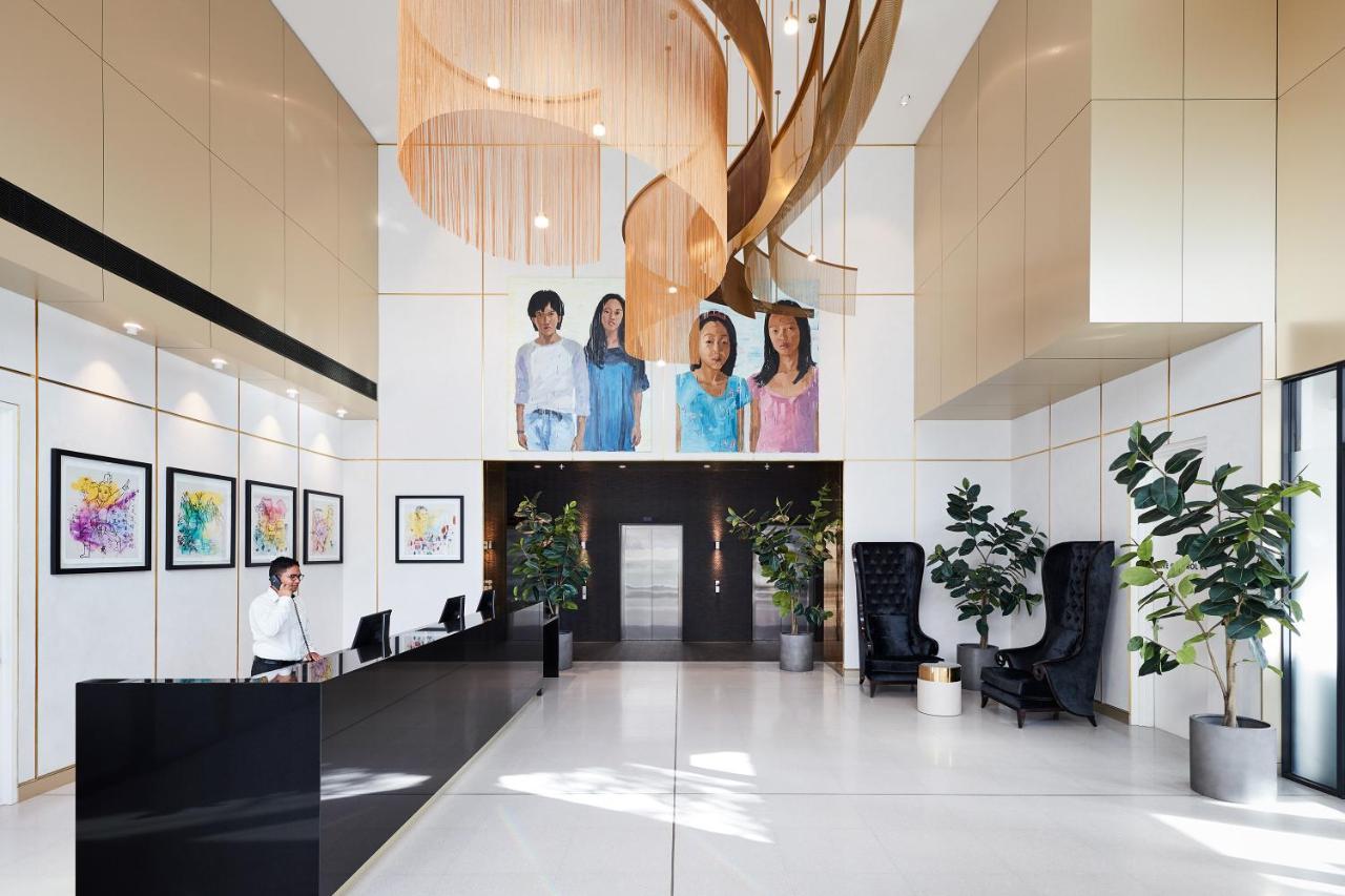 Art Series - The Chen Box Hill Eksteriør billede The lobby of the hospital